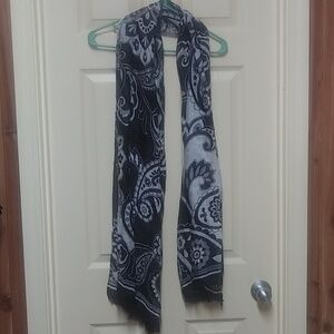 Vera Bradley Black & White  Soft Fringe Scarf NWOT